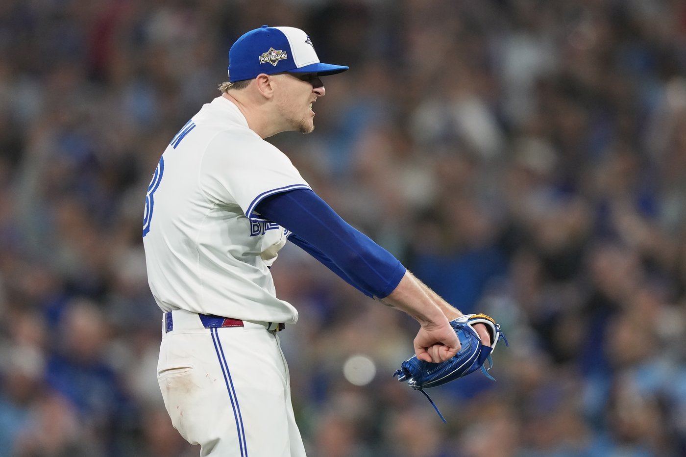 Photo Gallery: Blue Jays force Game 7 in ALCS with 6-2 win | iNFOnews.ca