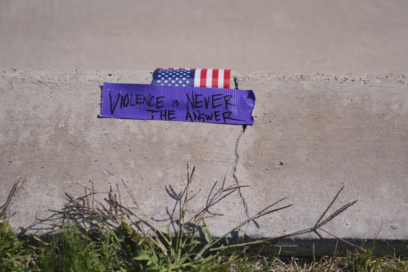 Photos from Utah Valley University before and after the shooting of Charlie Kirk | iNFOnews.ca