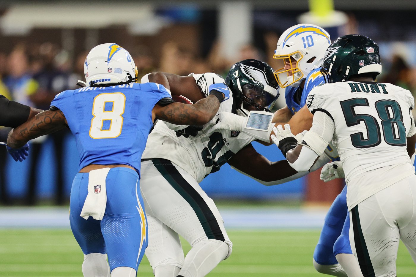 Chargers, Eagles in giving mood with three-turnover play | iNFOnews.ca Chargers, Eagles in giving mood with three-turnover play | iNFOnews.ca