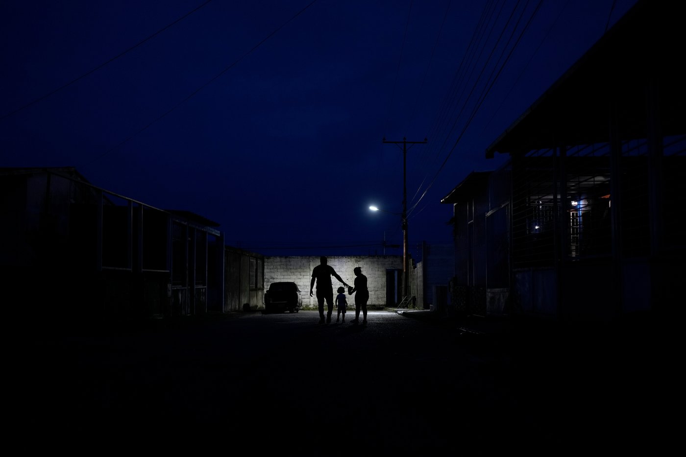 PHOTO ESSAY: Photos of Venezuelan migrants who returned home following US immigration crackdown | iNFOnews.ca