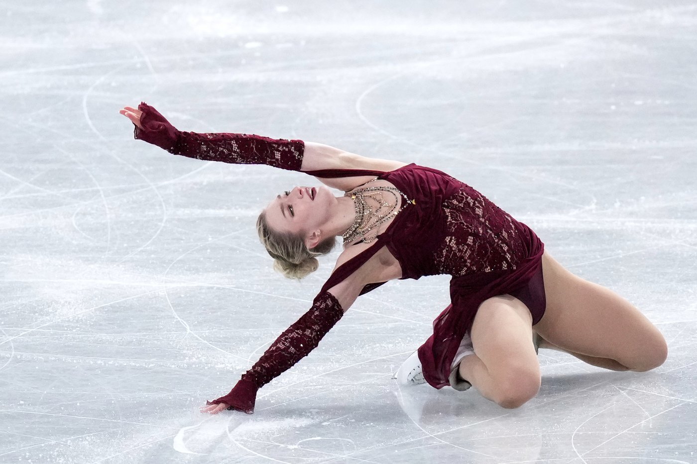 Chiba is surprise leader after figure skating favorites falter at Grand Prix Final | iNFOnews.ca
