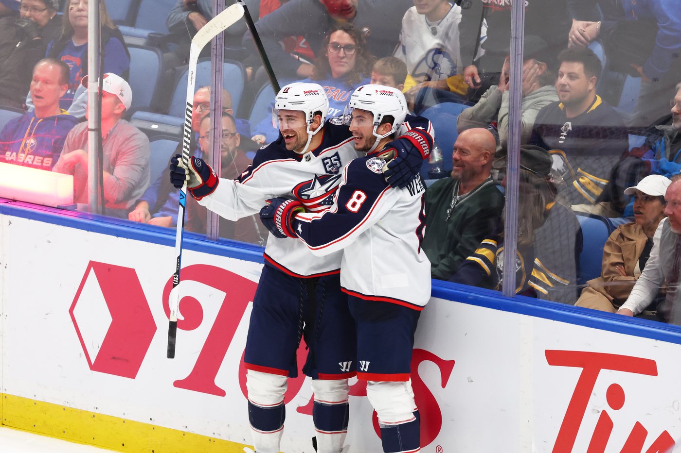 Nothing wrong with Wood's vision. Blue Jackets player returns from eye injury with 2 goals vs Sabres | iNFOnews.ca