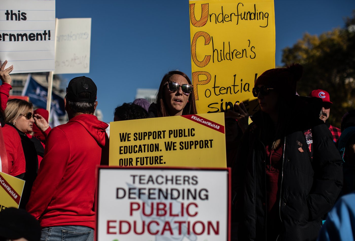 'Love my job': Alberta teachers look to make ends meet in provincewide strike | iNFOnews.ca