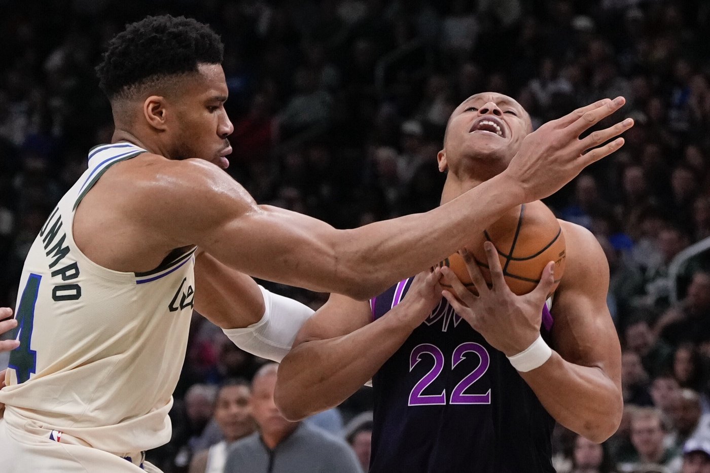 Timberwolves roll to 139-106 victory over Bucks without Edwards or Gobert | iNFOnews.ca