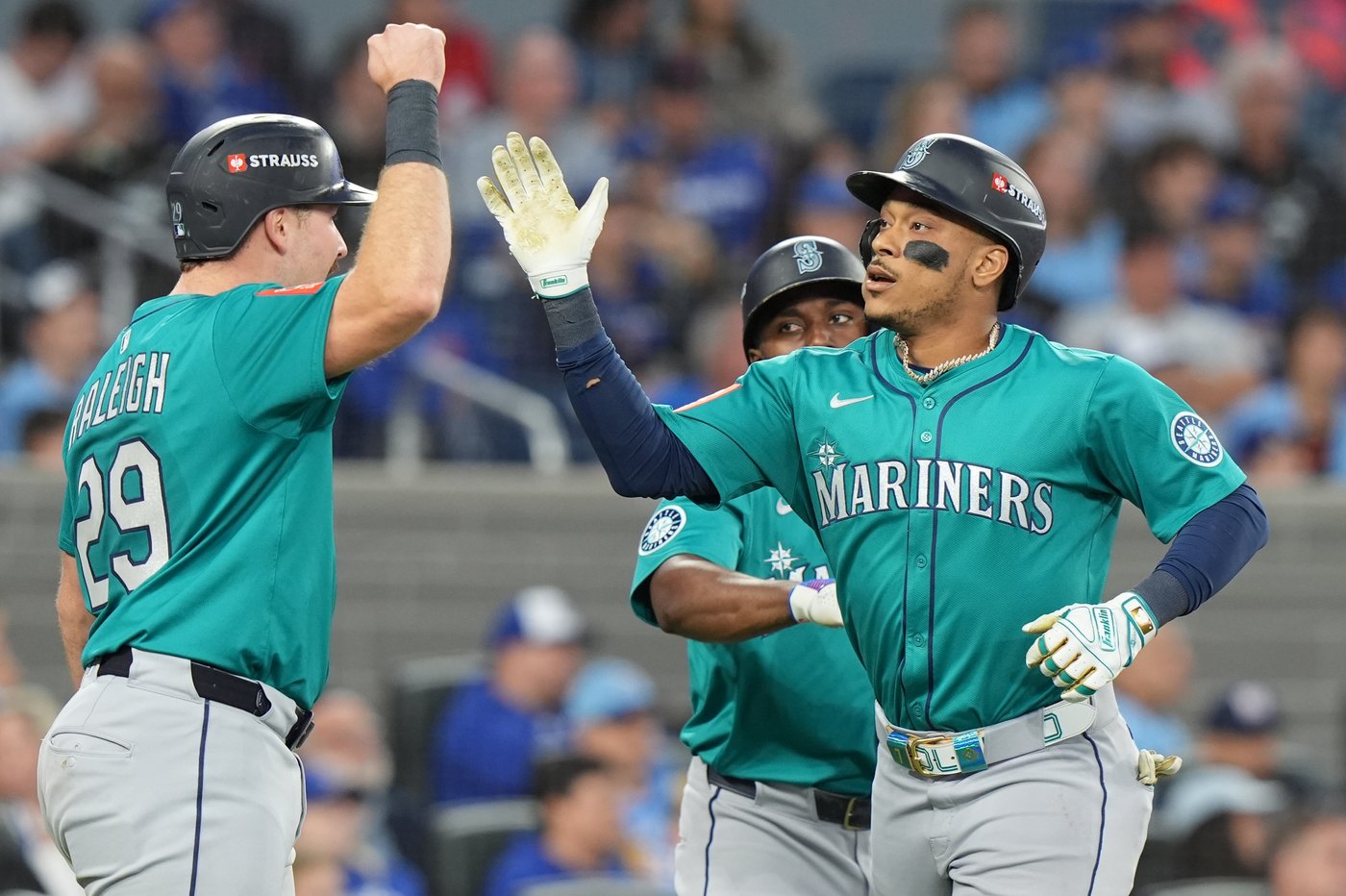 Mariners beat Blue Jays 10-3 to take 2-0 lead in AL Championship Series | iNFOnews.ca Mariners beat Blue Jays 10-3 to take 2-0 lead in AL Championship Series | iNFOnews.ca