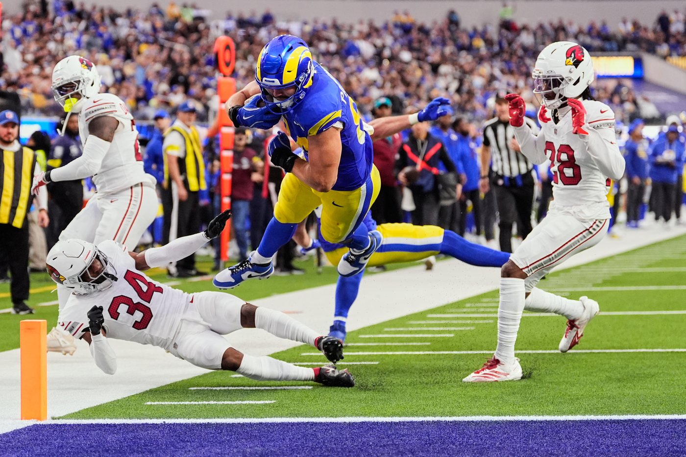 Stafford throws 4 more touchdown passes, and Rams beat Cardinals 37-20 to secure No. 5 NFC seed | iNFOnews.ca Stafford throws 4 more touchdown passes, and Rams beat Cardinals 37-20 to secure No. 5 NFC seed | iNFOnews.ca