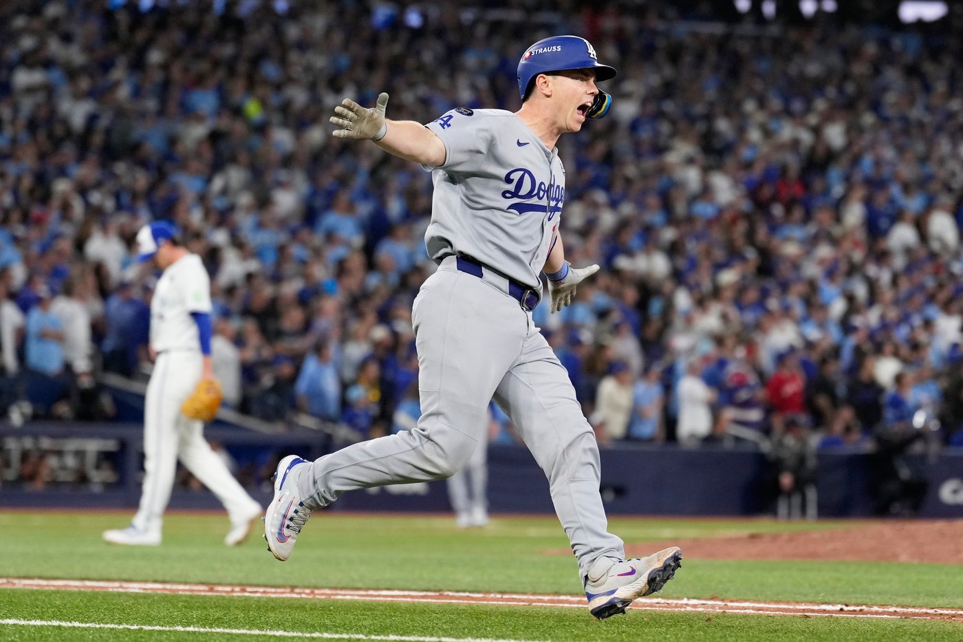 Photo Gallery: Dodgers beat Jays 5-4 to win World Series | iNFOnews.ca