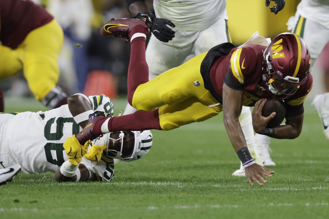 Jordan Love and Tucker Kraft lead the way in Packers' 27-18 victory over Commanders | iNFOnews.ca