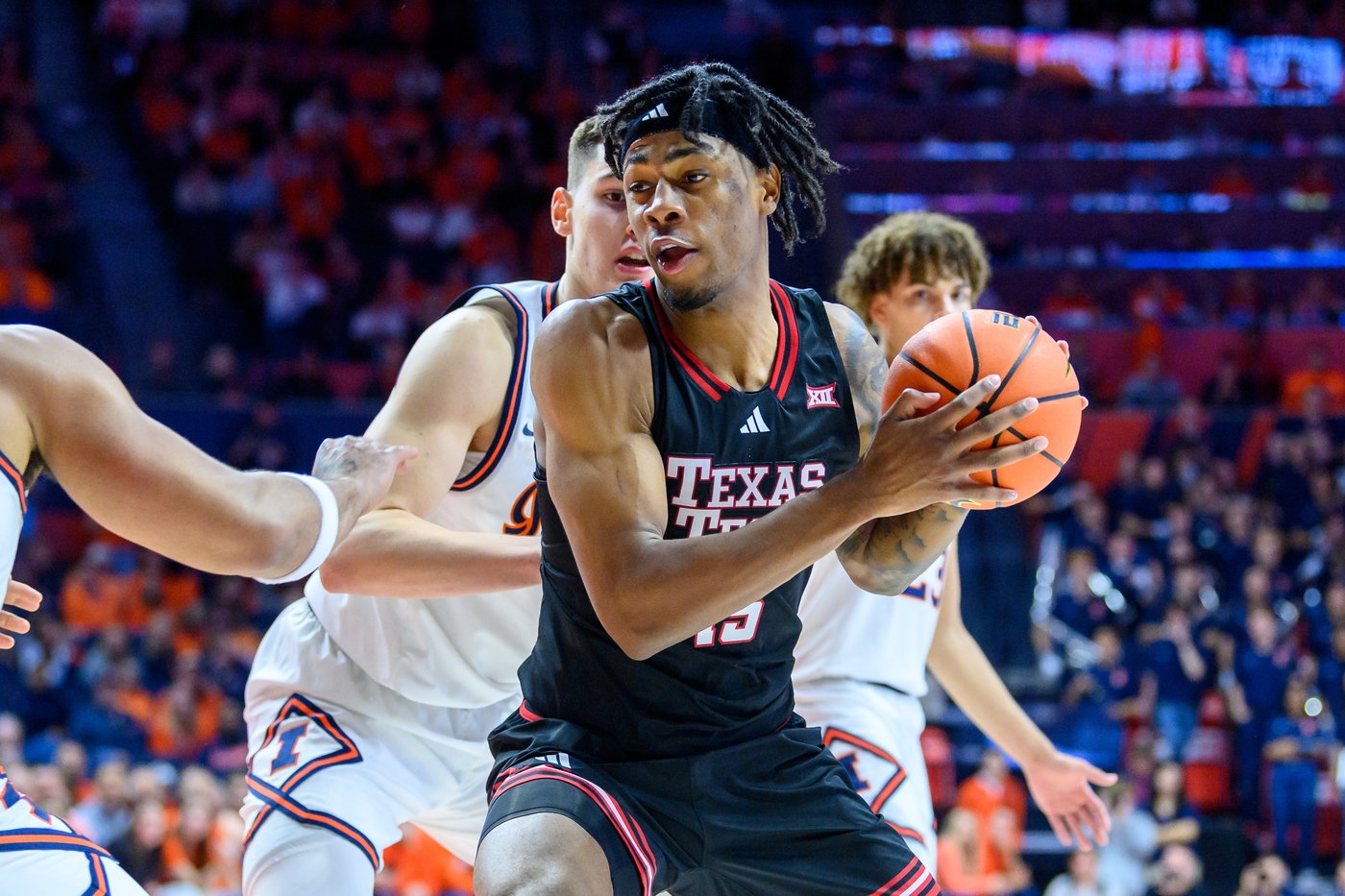 Stojakovic scores 23 and blocks late 3 attempt as No. 14 Illinois beats No. 11 Texas Tech 81-77 | iNFOnews.ca