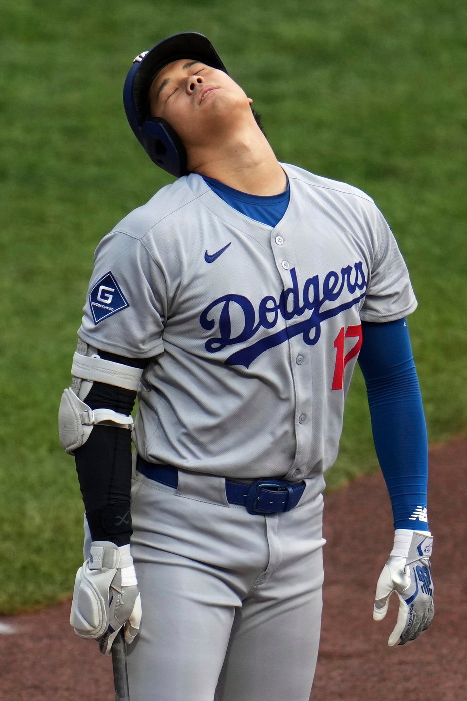 Dodgers star Shohei Ohtani, fighting an illness, has 2 hits after opting not to pitch vs. Pirates | iNFOnews.ca Dodgers star Shohei Ohtani, fighting an illness, has 2 hits after opting not to pitch vs. Pirates | iNFOnews.ca