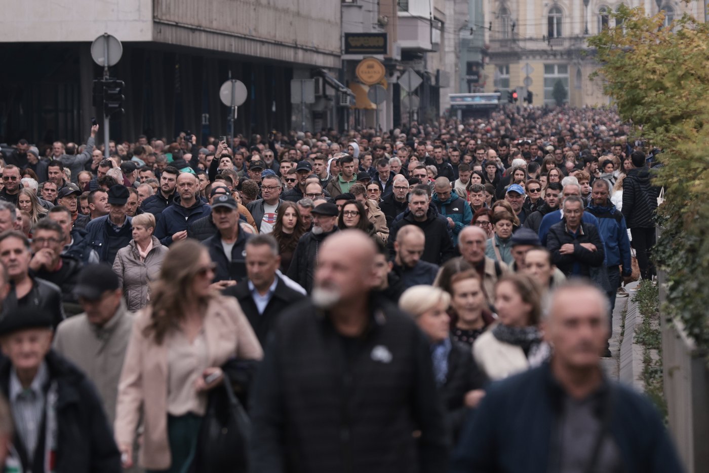 A voice that broke down barriers: Crowds fill Sarajevo to mourn beloved folk singer Halid Beslic | iNFOnews.ca A voice that broke down barriers: Crowds fill Sarajevo to mourn beloved folk singer Halid Beslic | iNFOnews.ca
