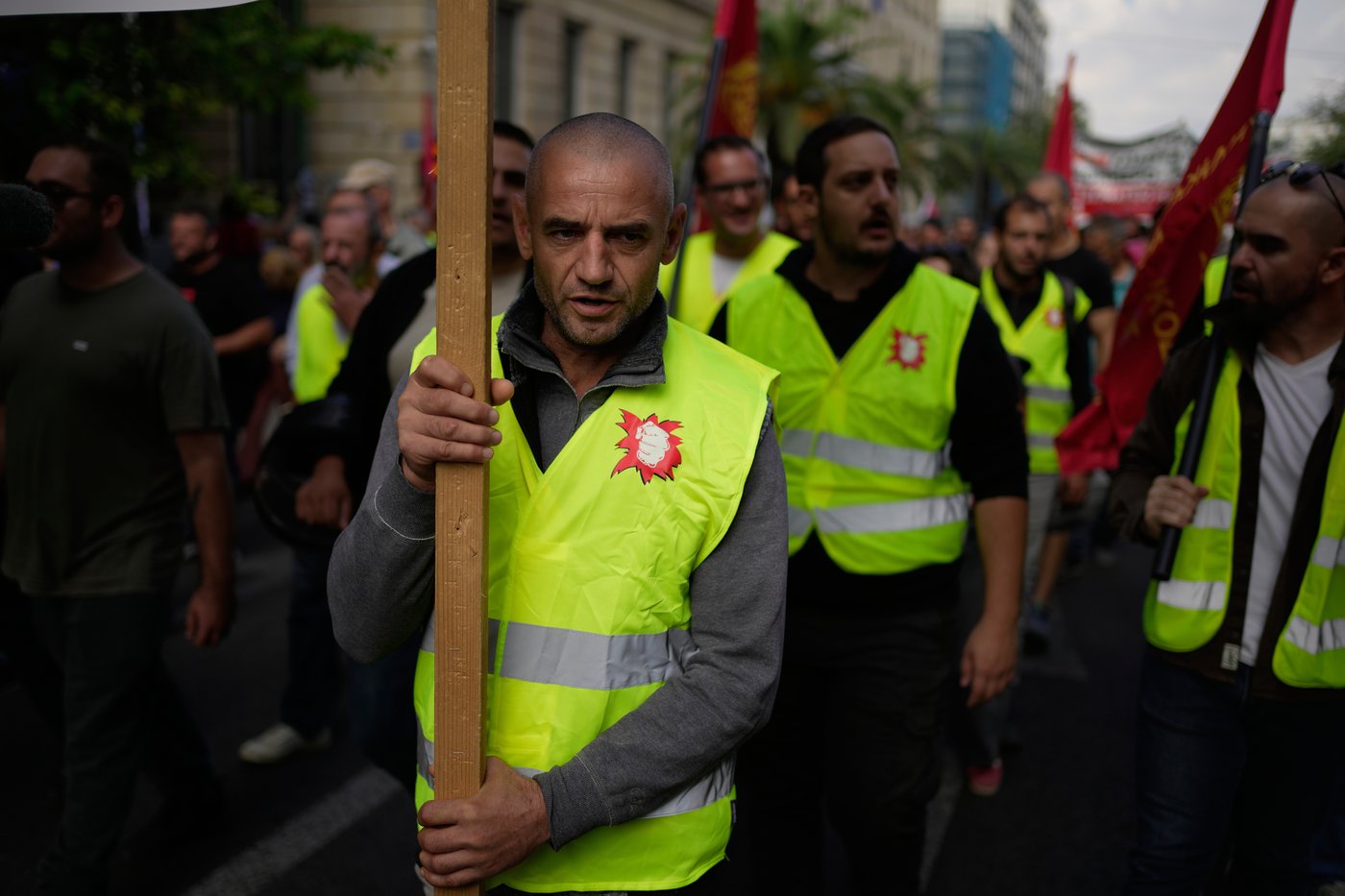 Thousands march in Athens against labor law changes, disrupt services nationwide | iNFOnews.ca