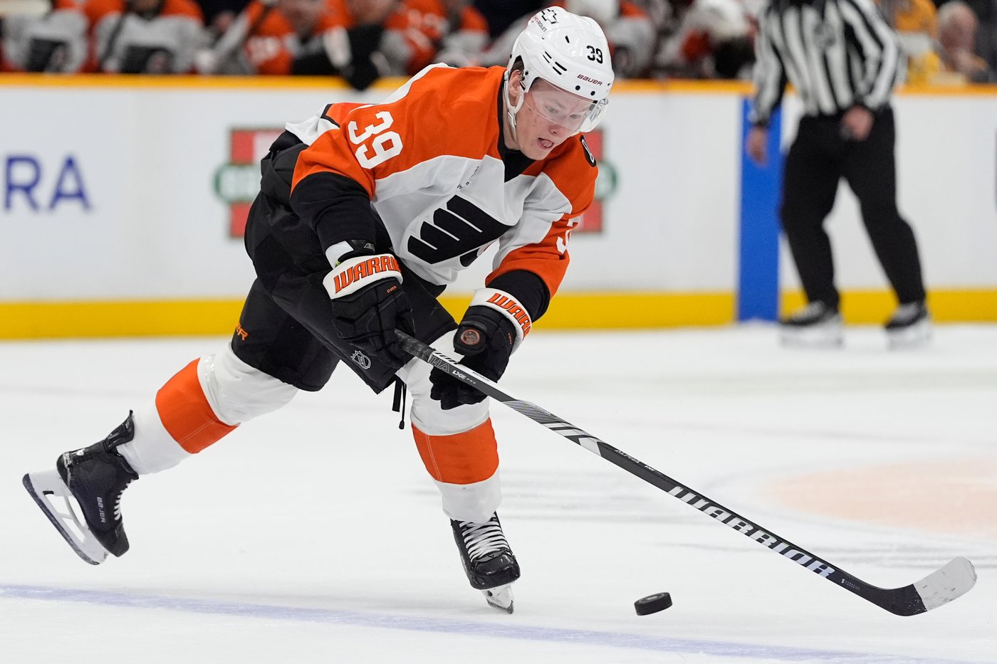 Foerster scores late as Flyers beat Panthers 4-2, rallying from 2-0 deficit to beat Cup champs | iNFOnews.ca