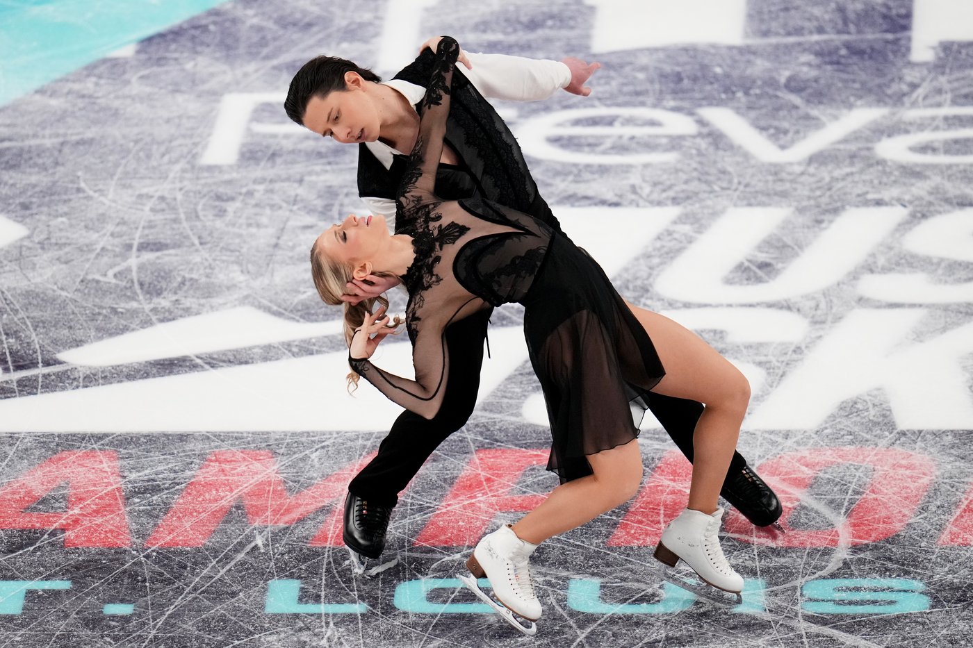 Chock and Bates win record-setting seventh US Figure Skating title, set sights on Olympic gold | iNFOnews.ca