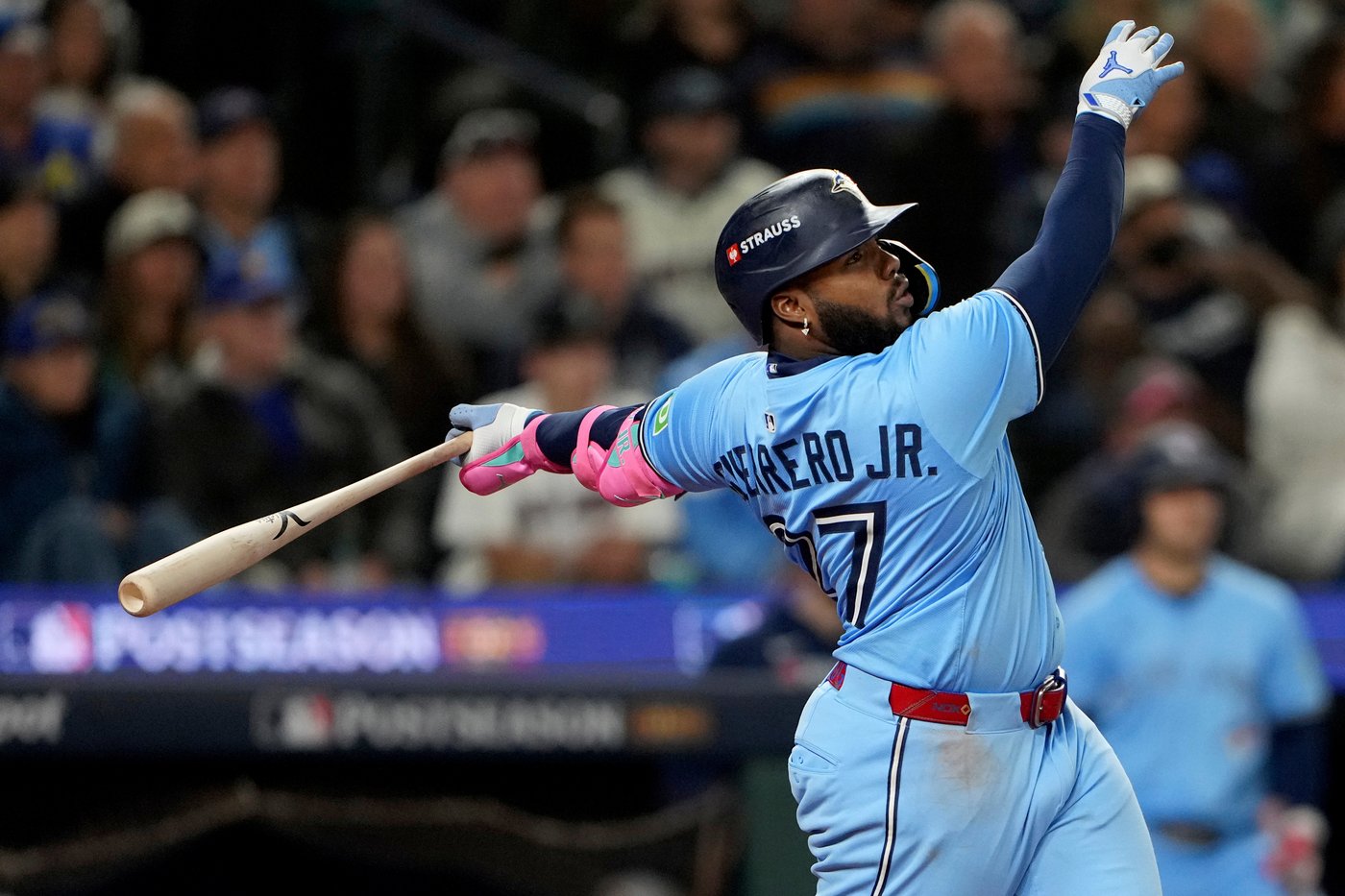 Photo Gallery: Blue Jays even ALCS with 8-2 win in Game 4 | iNFOnews.ca