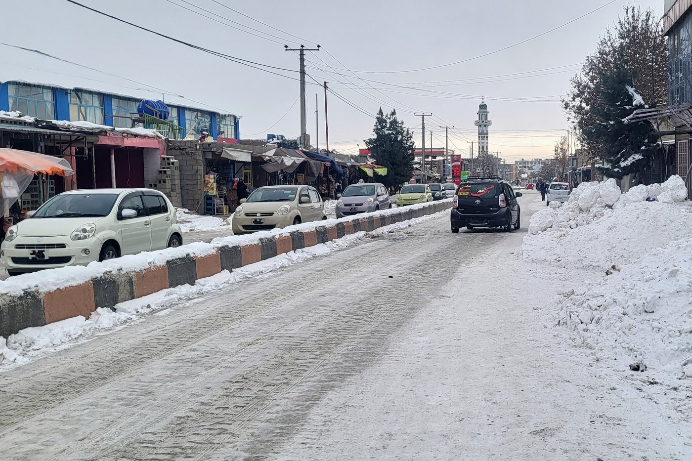Heavy snow and rainfall kill 61, injure 110 over 3 days in Afghanistan, authorities say | iNFOnews.ca