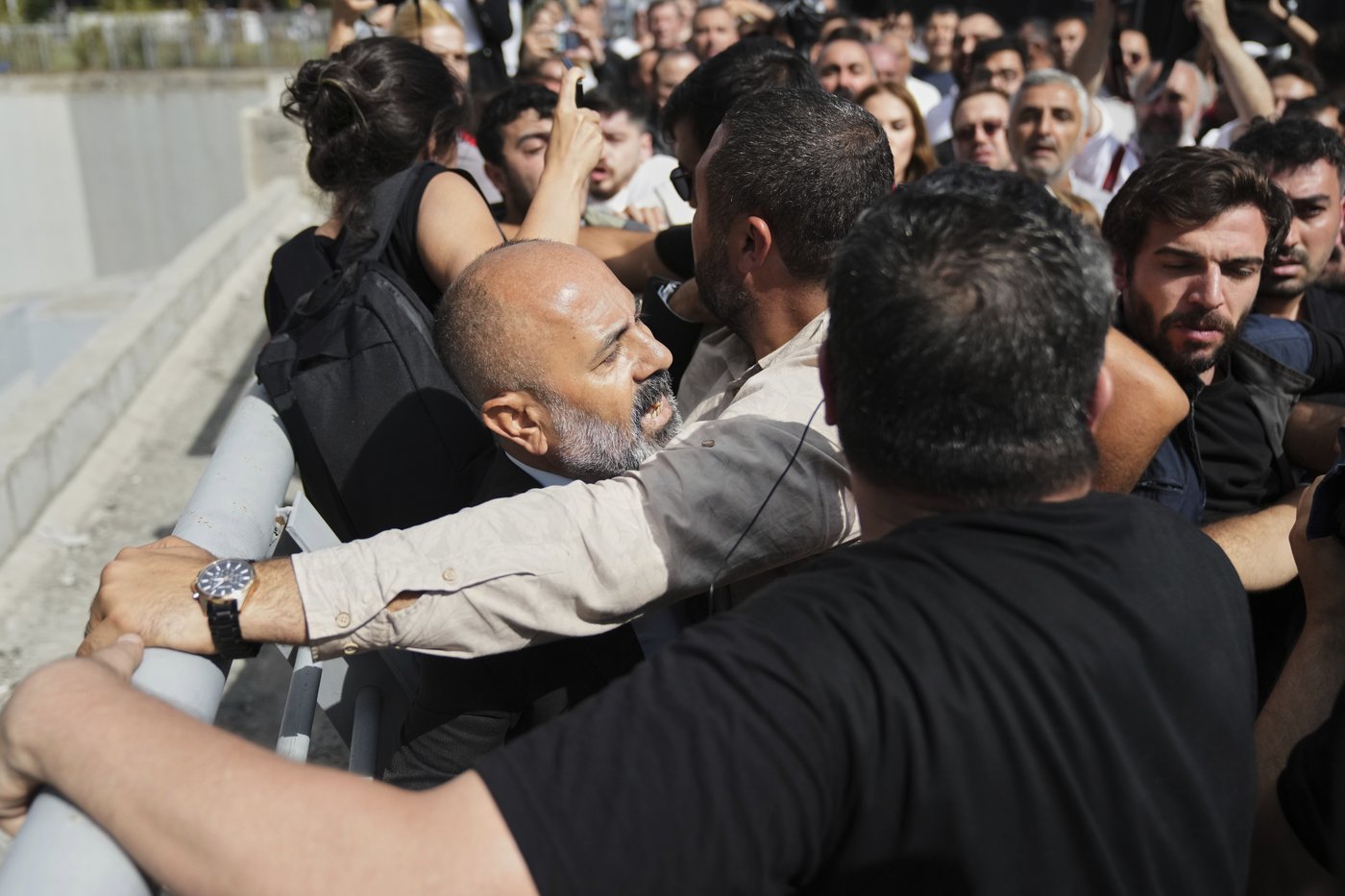 Police use pepper spray at opposition's Istanbul offices as court-appointed leadership arrives | iNFOnews.ca Police use pepper spray at opposition's Istanbul offices as court-appointed leadership arrives | iNFOnews.ca
