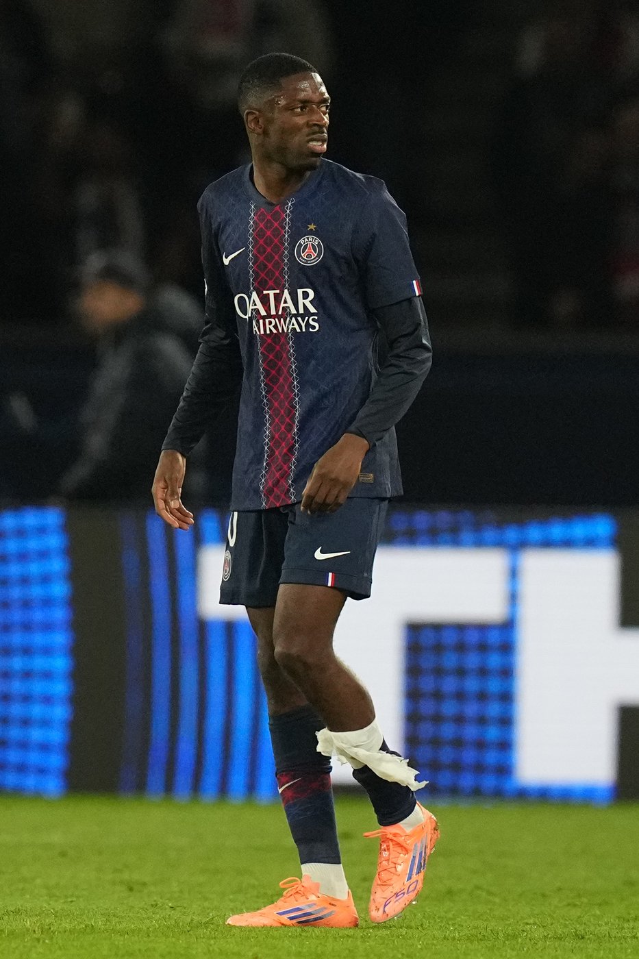 PSG forward Dembélé injured in 1st half of Champions League loss to Bayern Munich | iNFOnews.ca PSG forward Dembélé injured in 1st half of Champions League loss to Bayern Munich | iNFOnews.ca