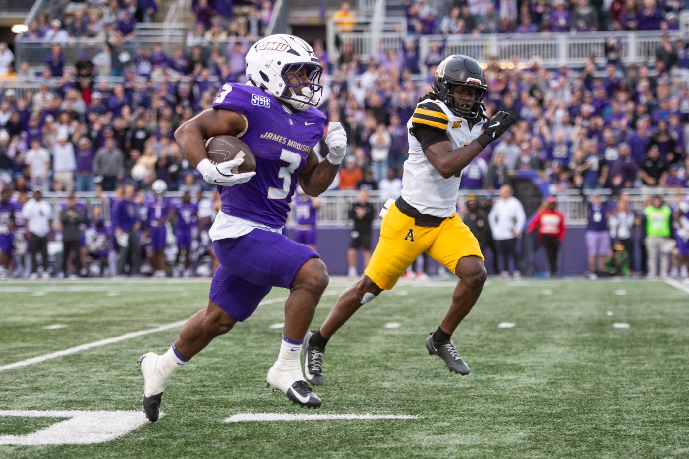 No. 24 James Madison extends winning streak to 8 games with 58-10 win over Appalachian State | iNFOnews.ca No. 24 James Madison extends winning streak to 8 games with 58-10 win over Appalachian State | iNFOnews.ca