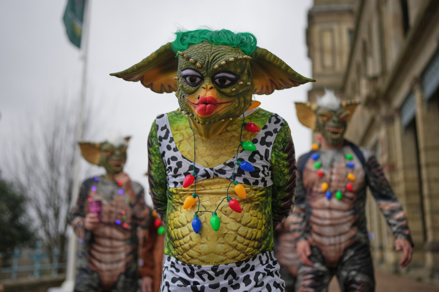 Costumes and competitors light up the World Darts Championships in London, in photos | iNFOnews.ca