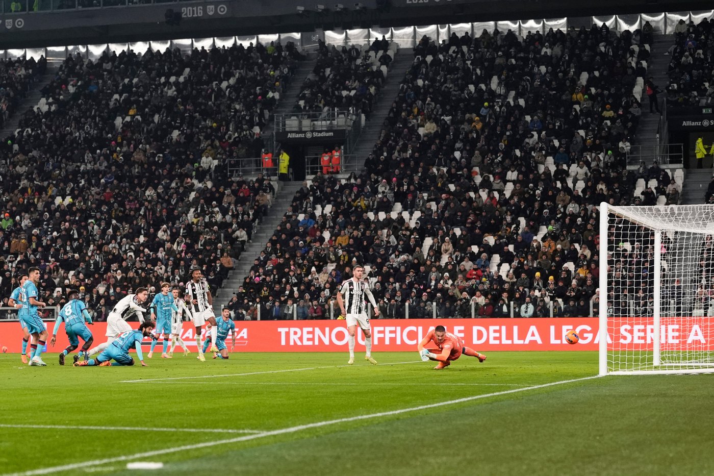 AC Milan edges Lazio to top Serie A and Yildiz nets two for Juventus | iNFOnews.ca