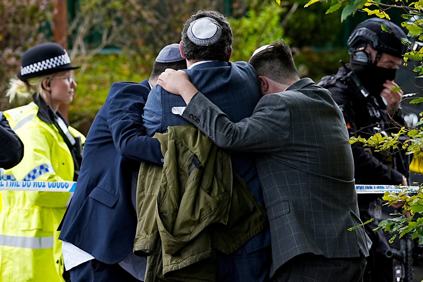 What to know about the attack at a synagogue in England on Yom Kippur | iNFOnews.ca