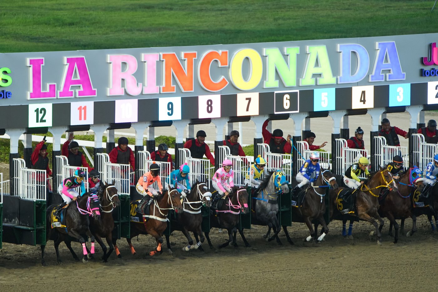 Photos of the 56th Jockey Challenge at Rinconada racetrack in Venezuela | iNFOnews.ca