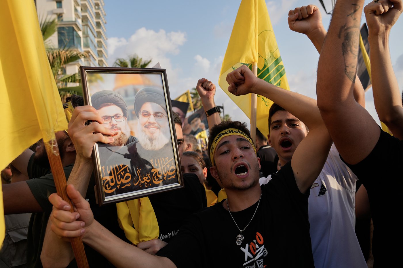 Photos show Hezbollah supporters honoring slain leaders Nasrallah and Safieddine despite PM's ban | iNFOnews.ca