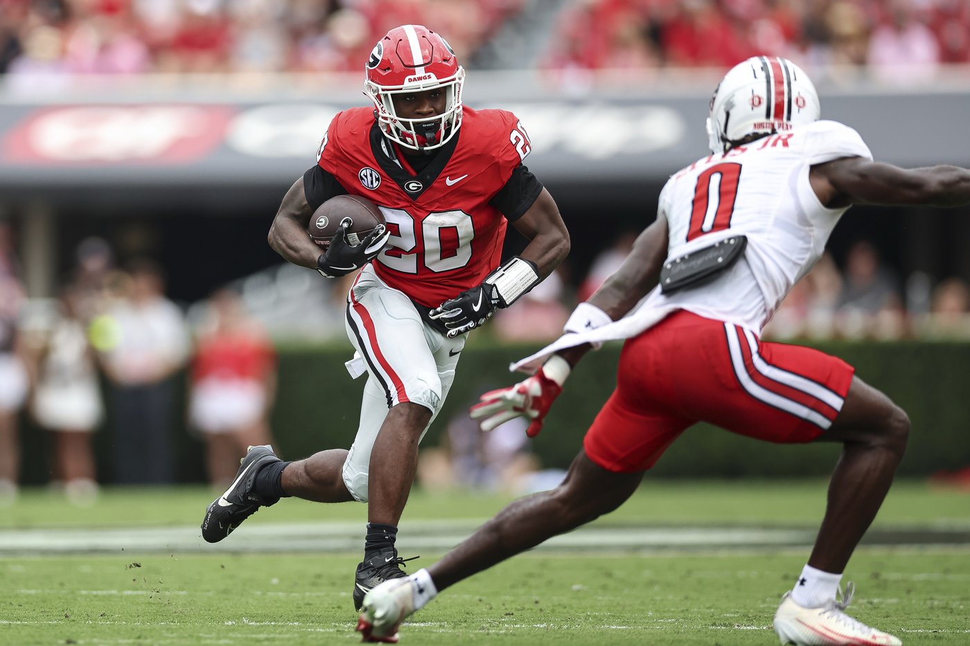 Bowens, Frazier each run for 2 scores as No. 4 Georgia overcomes miscues to stop Austin Peay 28-6 | iNFOnews.ca Bowens, Frazier each run for 2 scores as No. 4 Georgia overcomes miscues to stop Austin Peay 28-6 | iNFOnews.ca