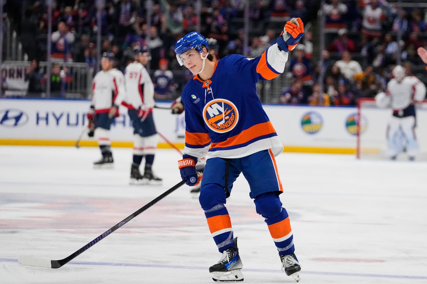 Islanders rookie Matthew Schaefer gets 1st NHL goal in loss to Capitals | iNFOnews.ca