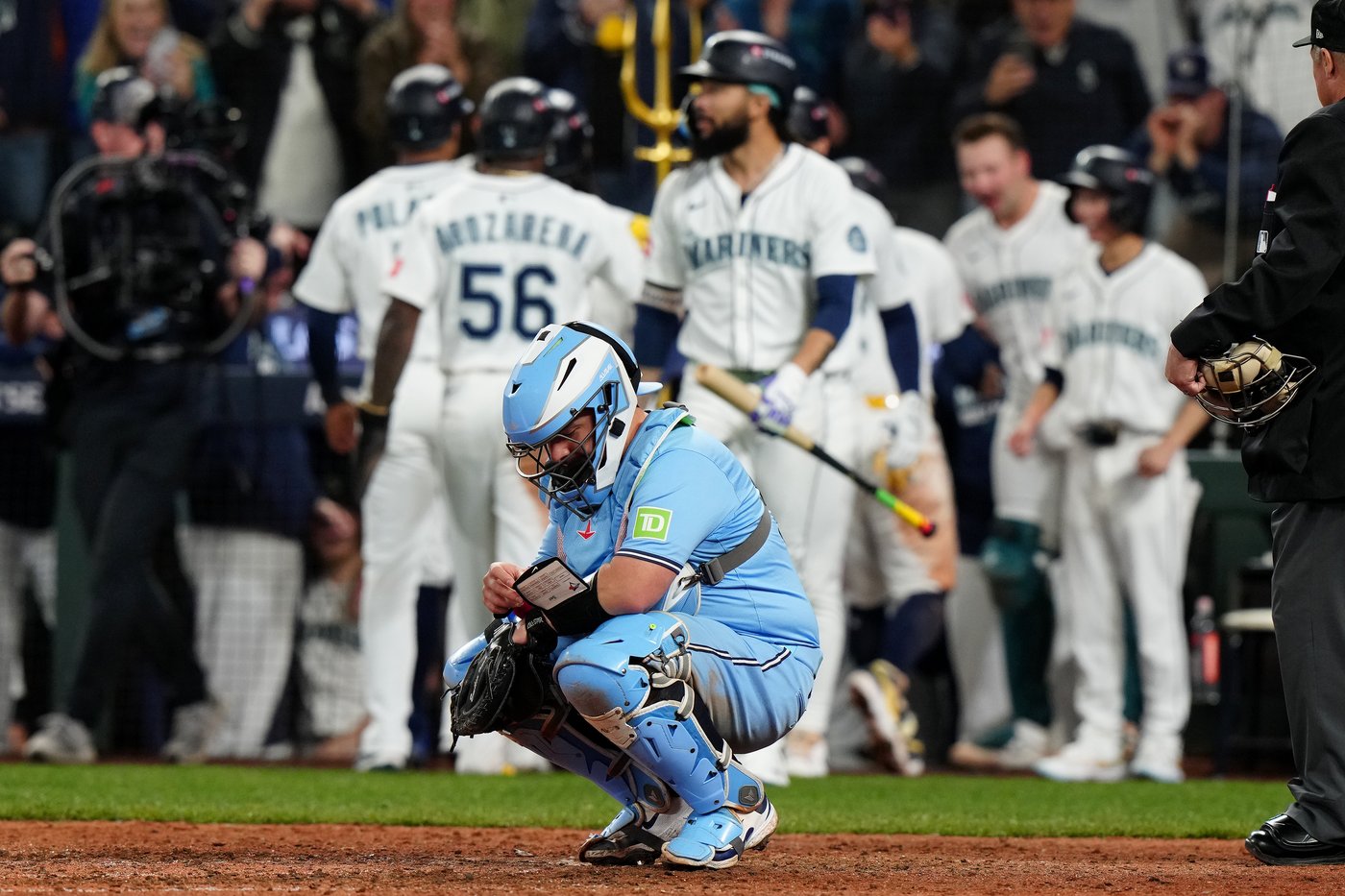 'I'm torn': Seattle Kraken's Canadian contingent having allegiances tested in ALCS | iNFOnews.ca 'I'm torn': Seattle Kraken's Canadian contingent having allegiances tested in ALCS | iNFOnews.ca