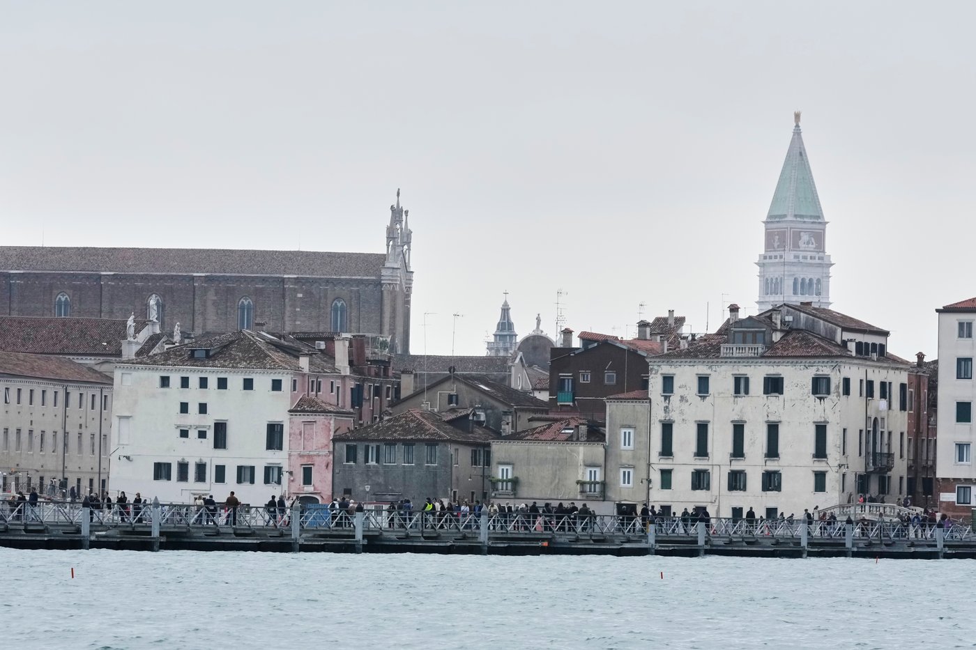 Venice revives a quarter-mile floating bridge to island cemetery for All Souls' Day mourners | iNFOnews.ca Venice revives a quarter-mile floating bridge to island cemetery for All Souls' Day mourners | iNFOnews.ca