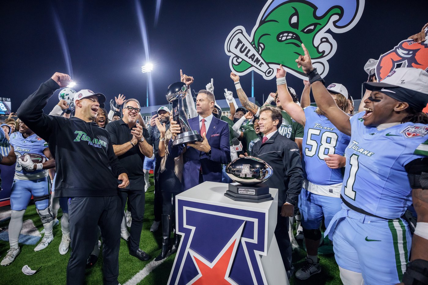 Tulane taps Green Wave passing coordinator Will Hall to succeed coach Jon Sumrall after the CFP | iNFOnews.ca