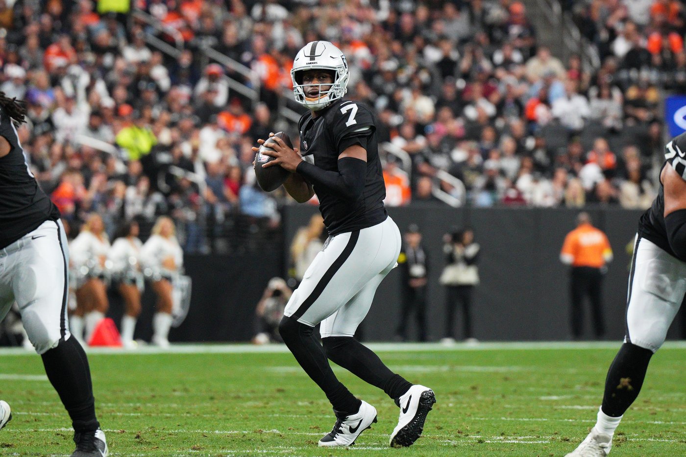 Kenny Pickett to start for Raiders against Eagles with Geno Smith out | iNFOnews.ca Kenny Pickett to start for Raiders against Eagles with Geno Smith out | iNFOnews.ca
