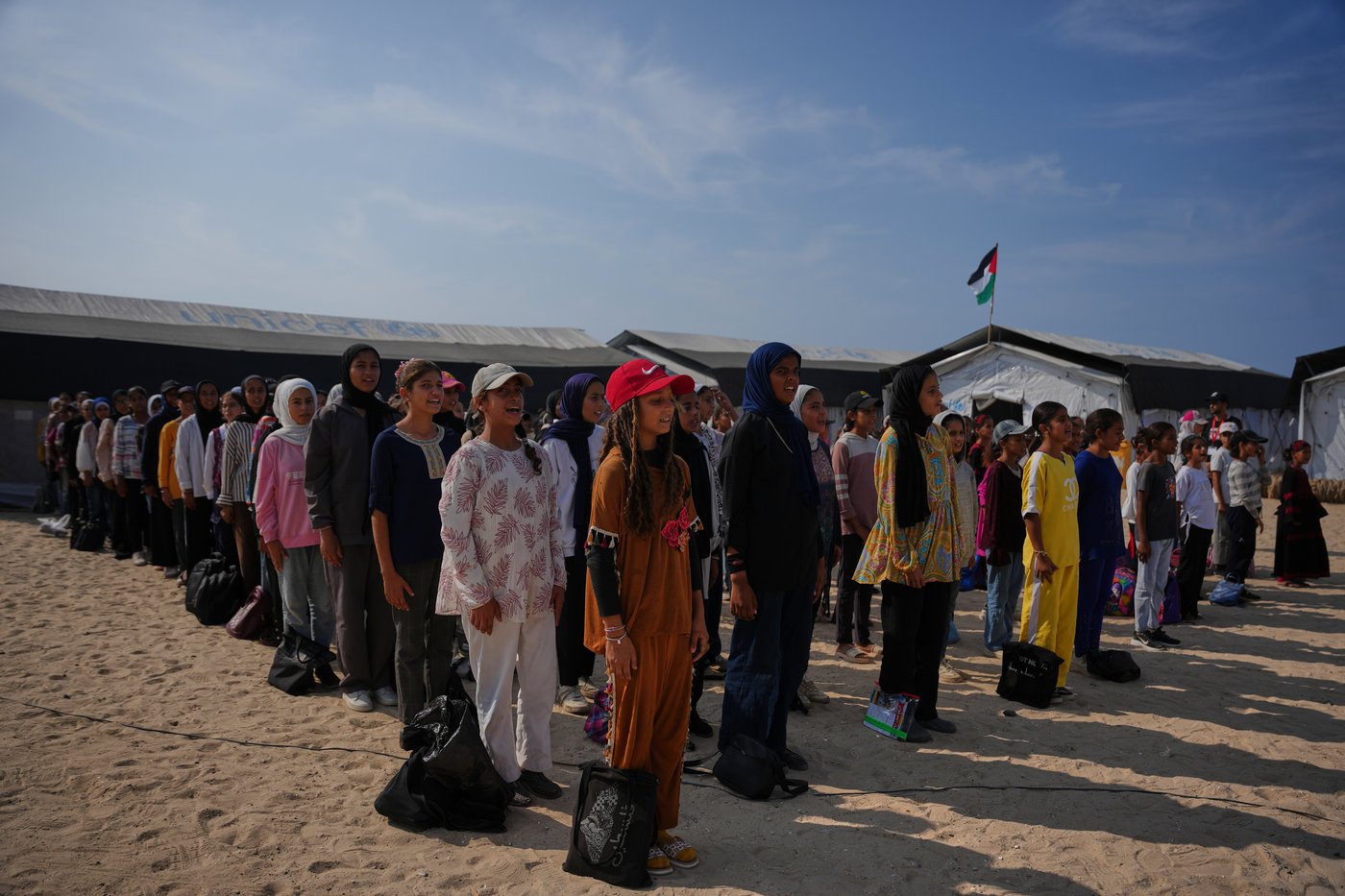 Humanitarian officials race to reopen Gaza schools, in photos | iNFOnews.ca