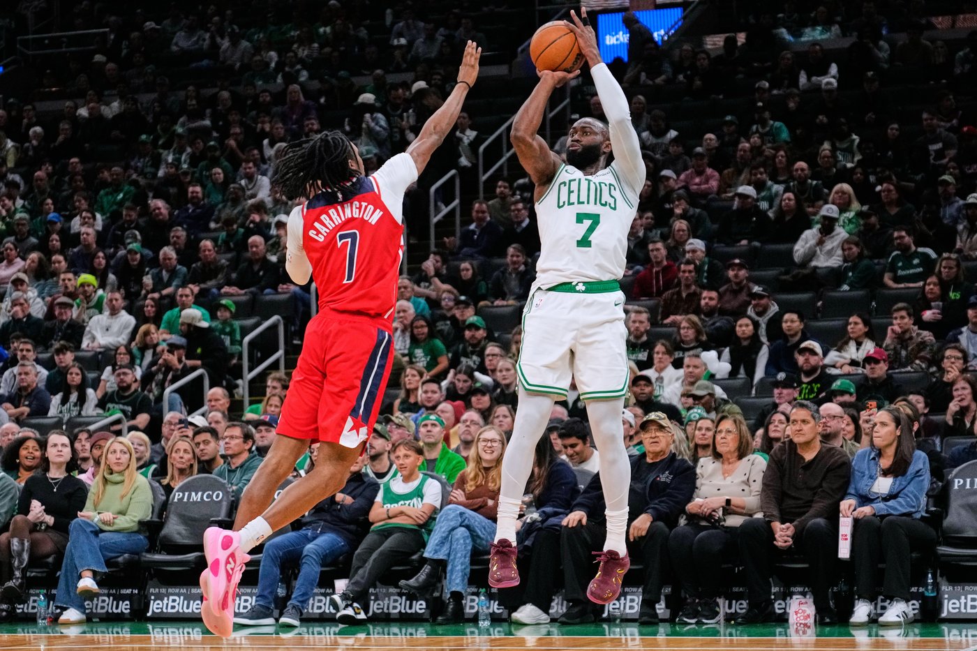 Brown scores 35 points in 26 minutes before watching Celtics coast to 136-107 win over Wizards | iNFOnews.ca