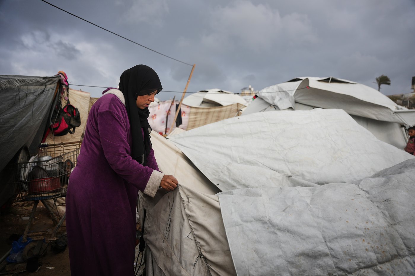 Gaza's living conditions worsen as strong winds and hypothermia kill 5 | iNFOnews.ca
