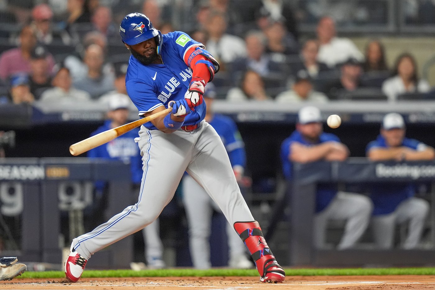 Photo Gallery: Yankees beat Blue Jays 9-6 in Game 3 | iNFOnews.ca