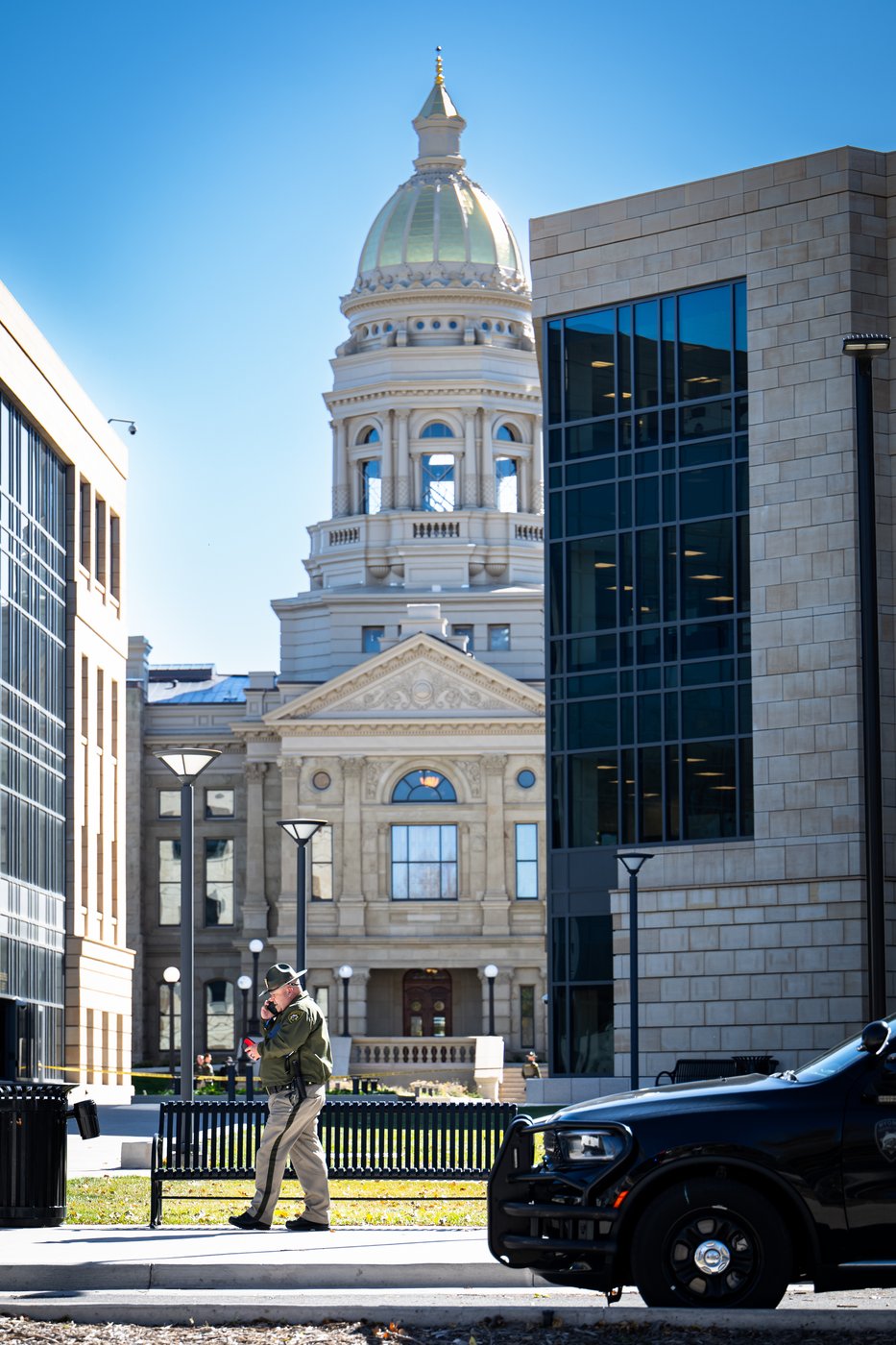 Suspected explosive device found and brought indoors prompts Wyoming Capitol evacuation | iNFOnews.ca