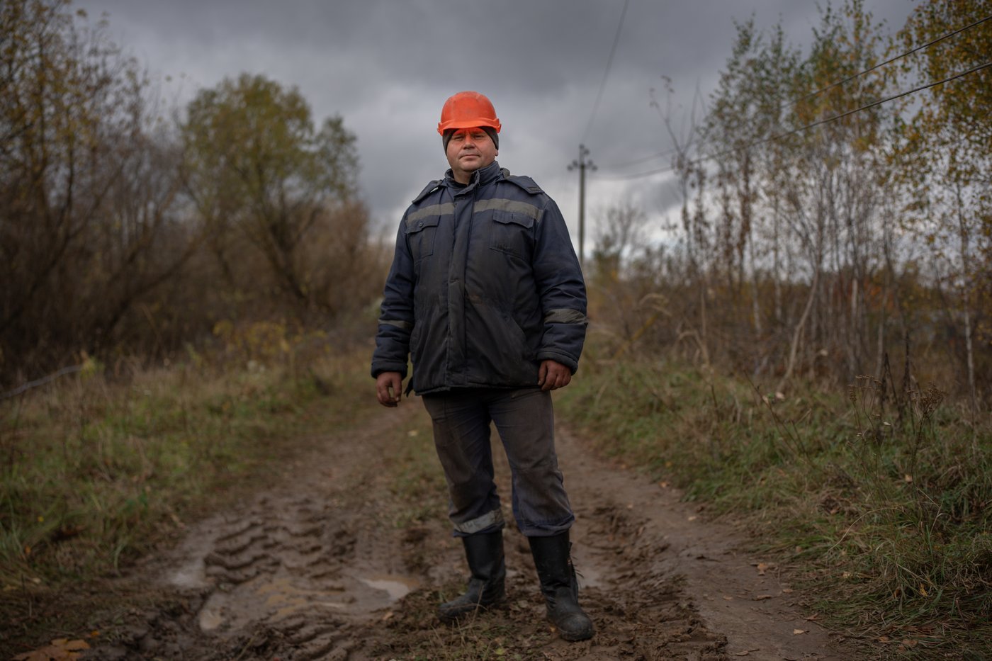 PHOTO ESSAY: Portraits of workers keeping Ukraine out of the dark | iNFOnews.ca