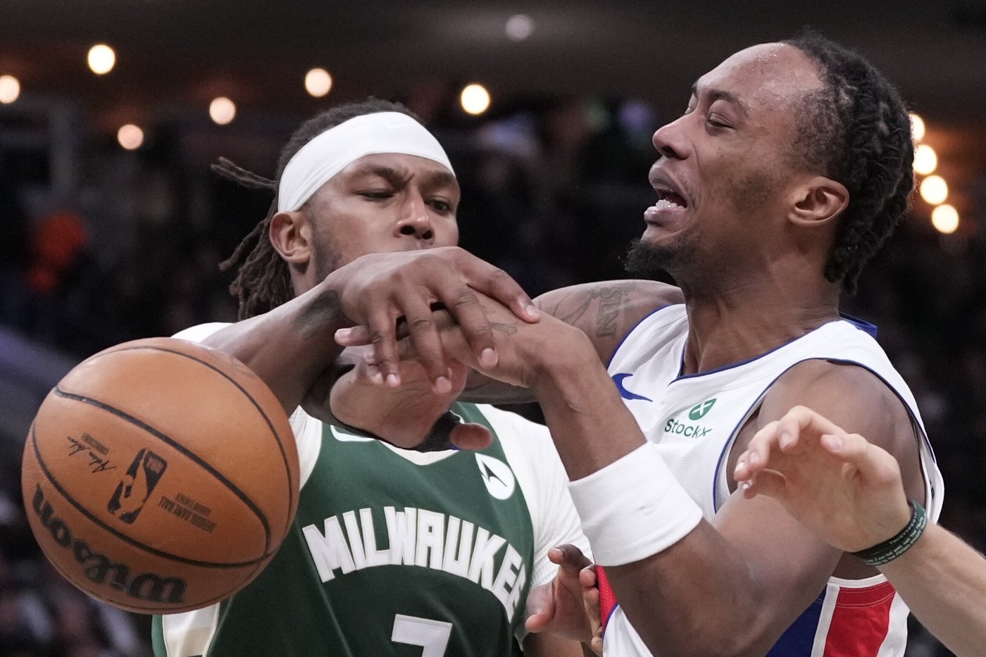 Cunningham helps Pistons breeze past Bucks 129-116 for 12th consecutive victory | iNFOnews.ca