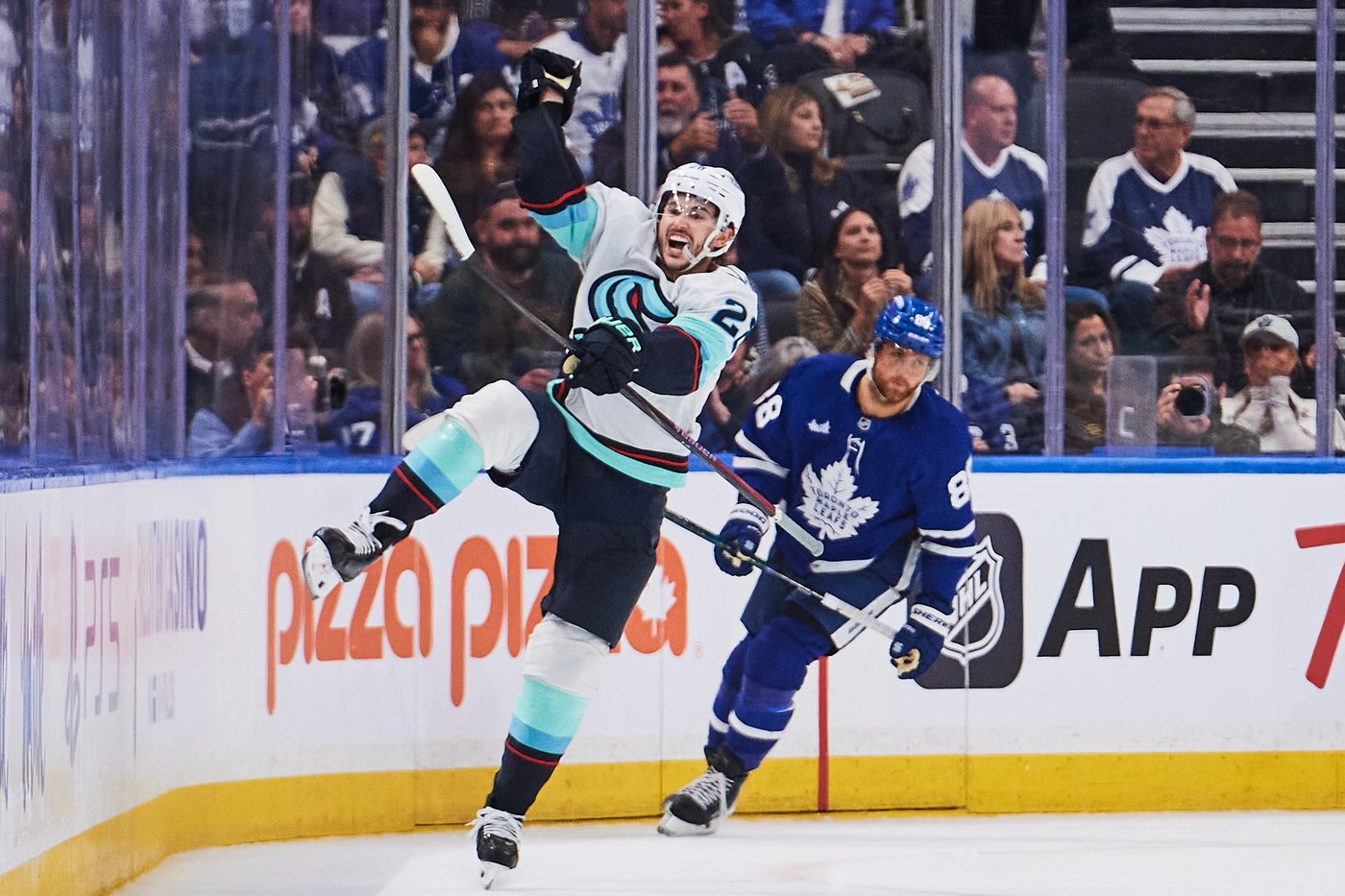 Mahura scores winner, Kraken top Maple Leafs 4-3 in overtime | iNFOnews.ca Mahura scores winner, Kraken top Maple Leafs 4-3 in overtime | iNFOnews.ca