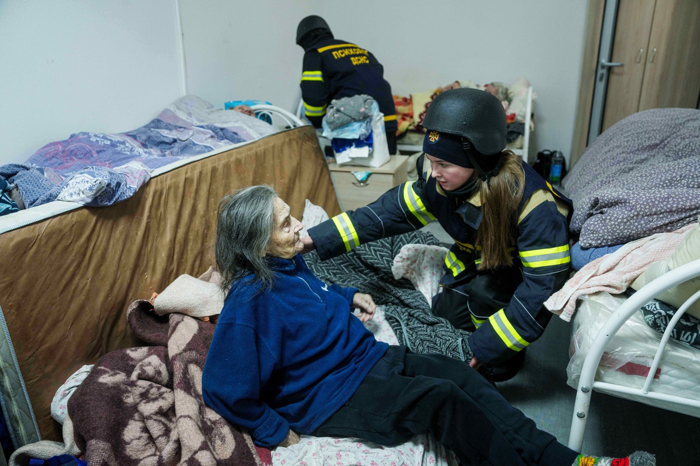 Russia hits Kyiv with missiles and drones the day before Zelenskyy and Trump meet | iNFOnews.ca