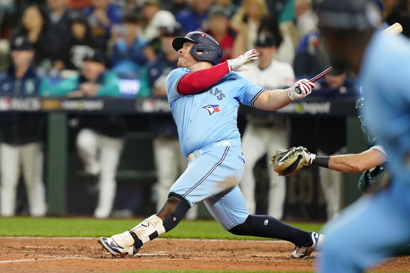 Photo Gallery: Blue Jays cruise to 13-4 Game 3 win in ALCS | iNFOnews.ca