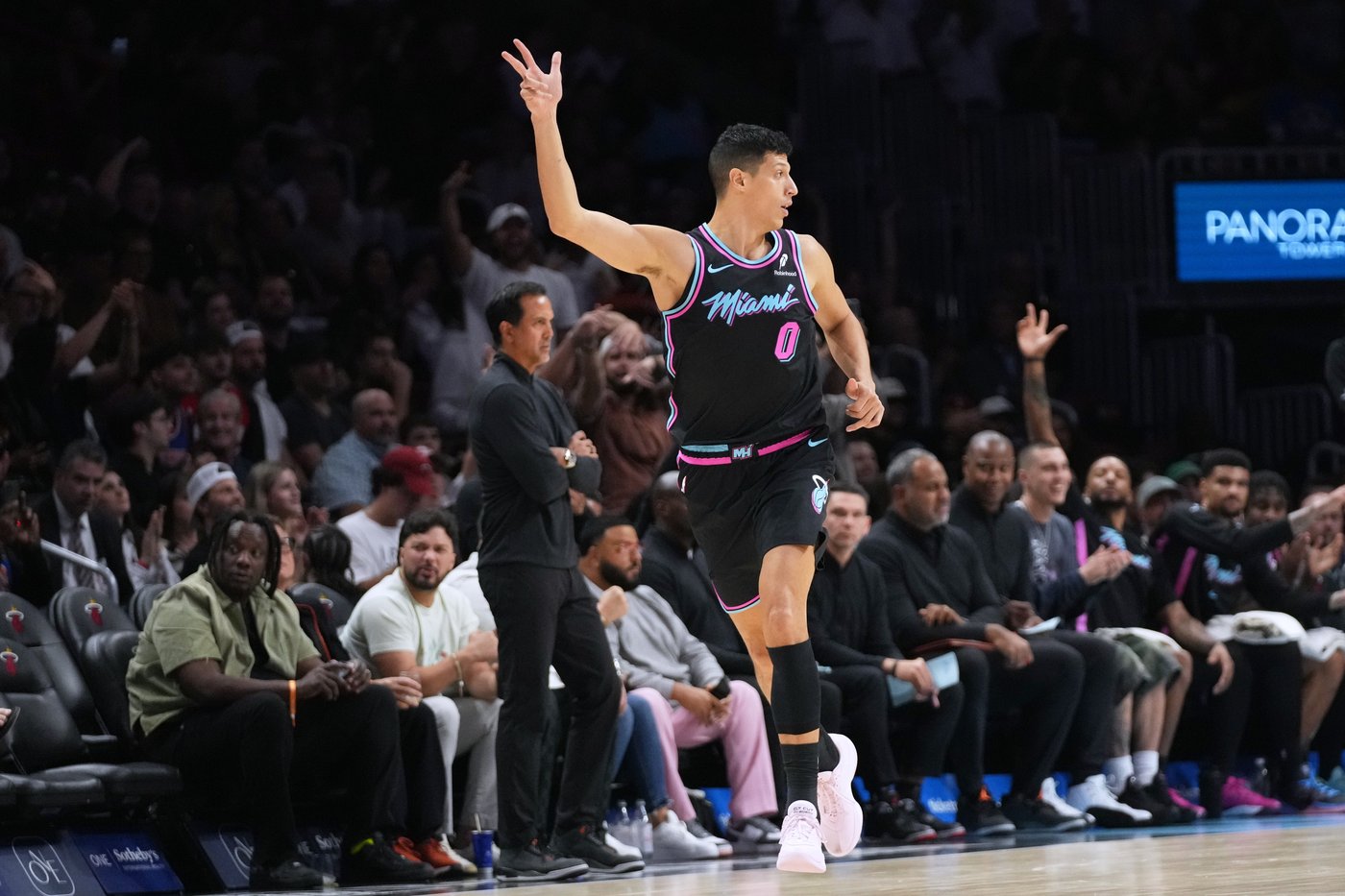 Heat survive frantic rally at the buzzer to edge the Knicks 115-113 | iNFOnews.ca