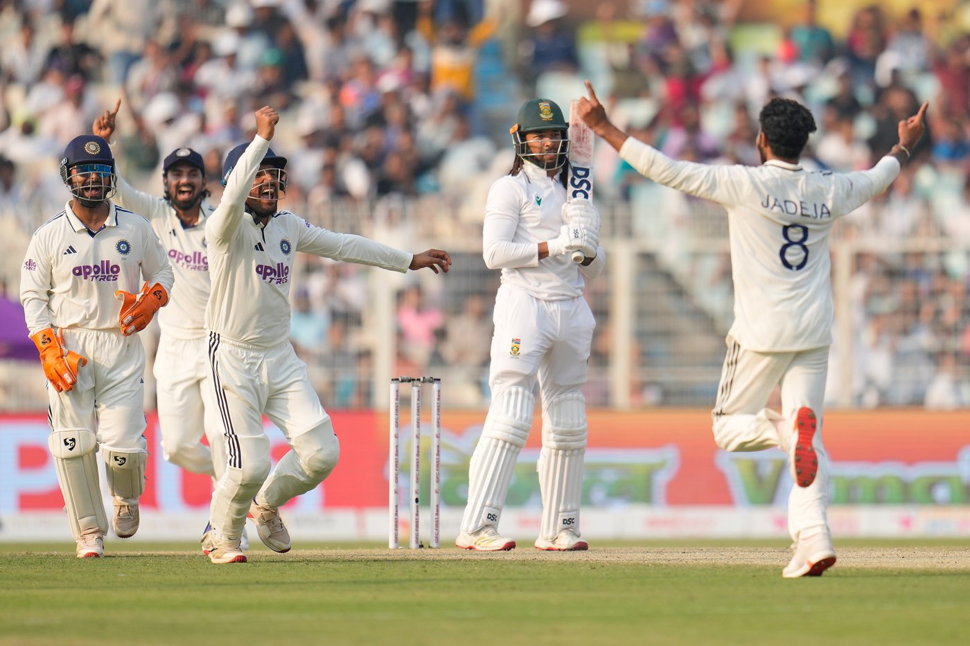 India takes control of 1st test vs. South Africa as 15 wickets fall on Day 2 | iNFOnews.ca India takes control of 1st test vs. South Africa as 15 wickets fall on Day 2 | iNFOnews.ca