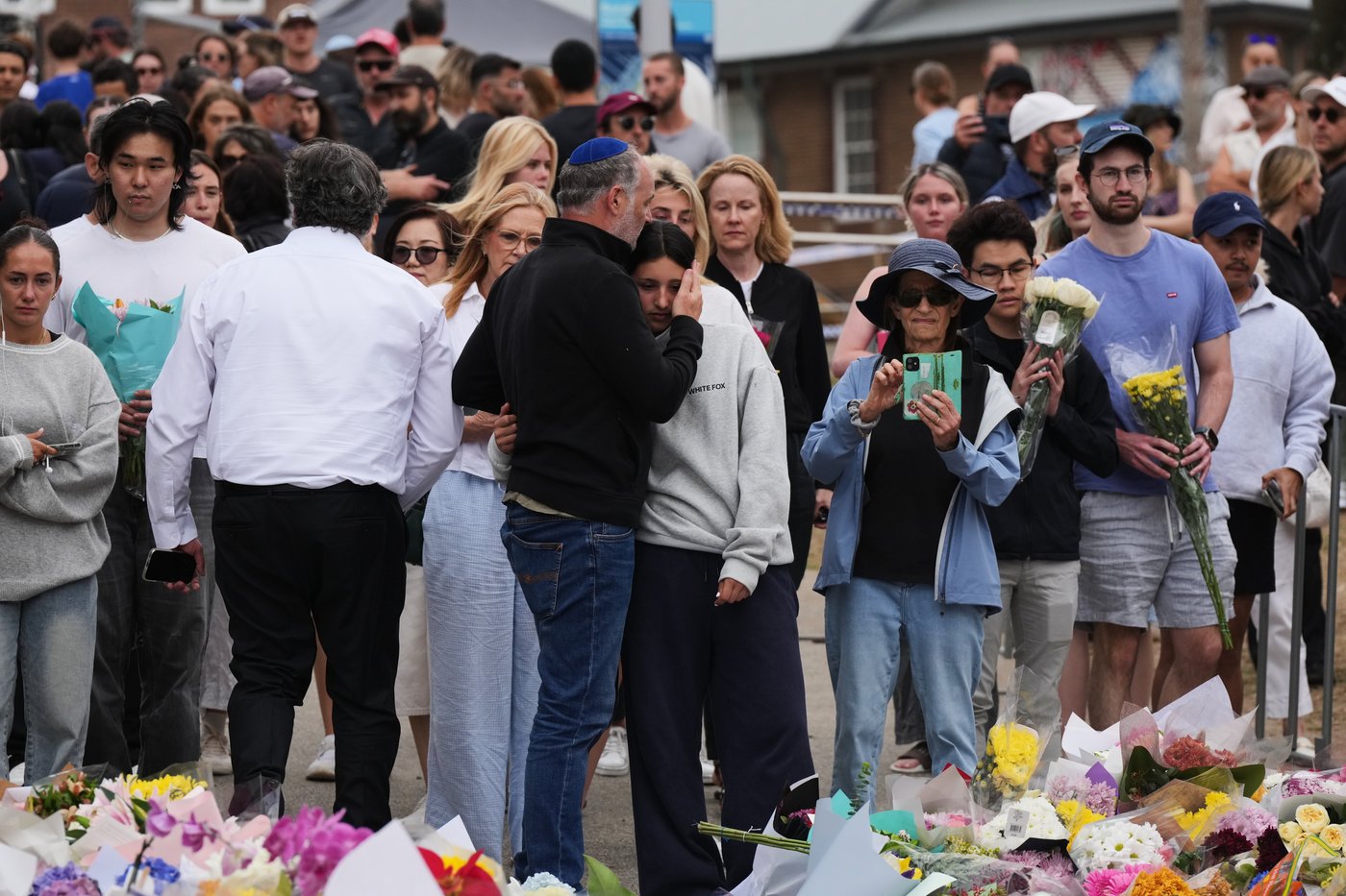 Australia to hold funerals for the 15 victims of an antisemitic mass shooting at Bondi Beach | iNFOnews.ca