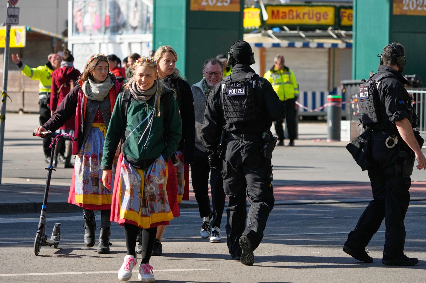 Police say security sweep ends and Oktoberfest is reopening after bomb threat | iNFOnews.ca