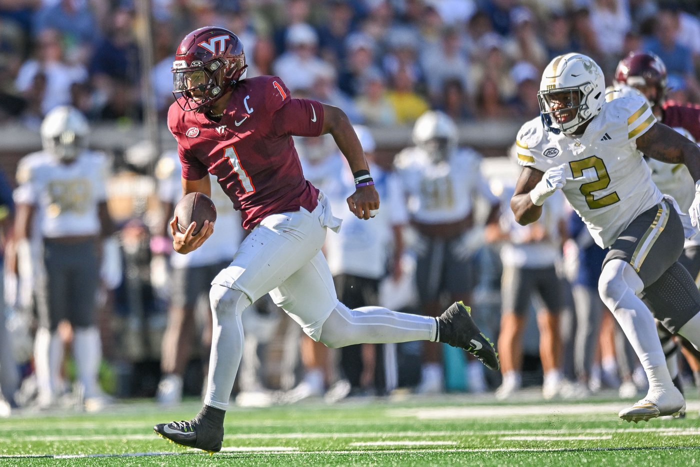 Hosley and King shine as No. 13 Georgia Tech starts strong and rolls to 35-20 win over Virginia Tech | iNFOnews.ca