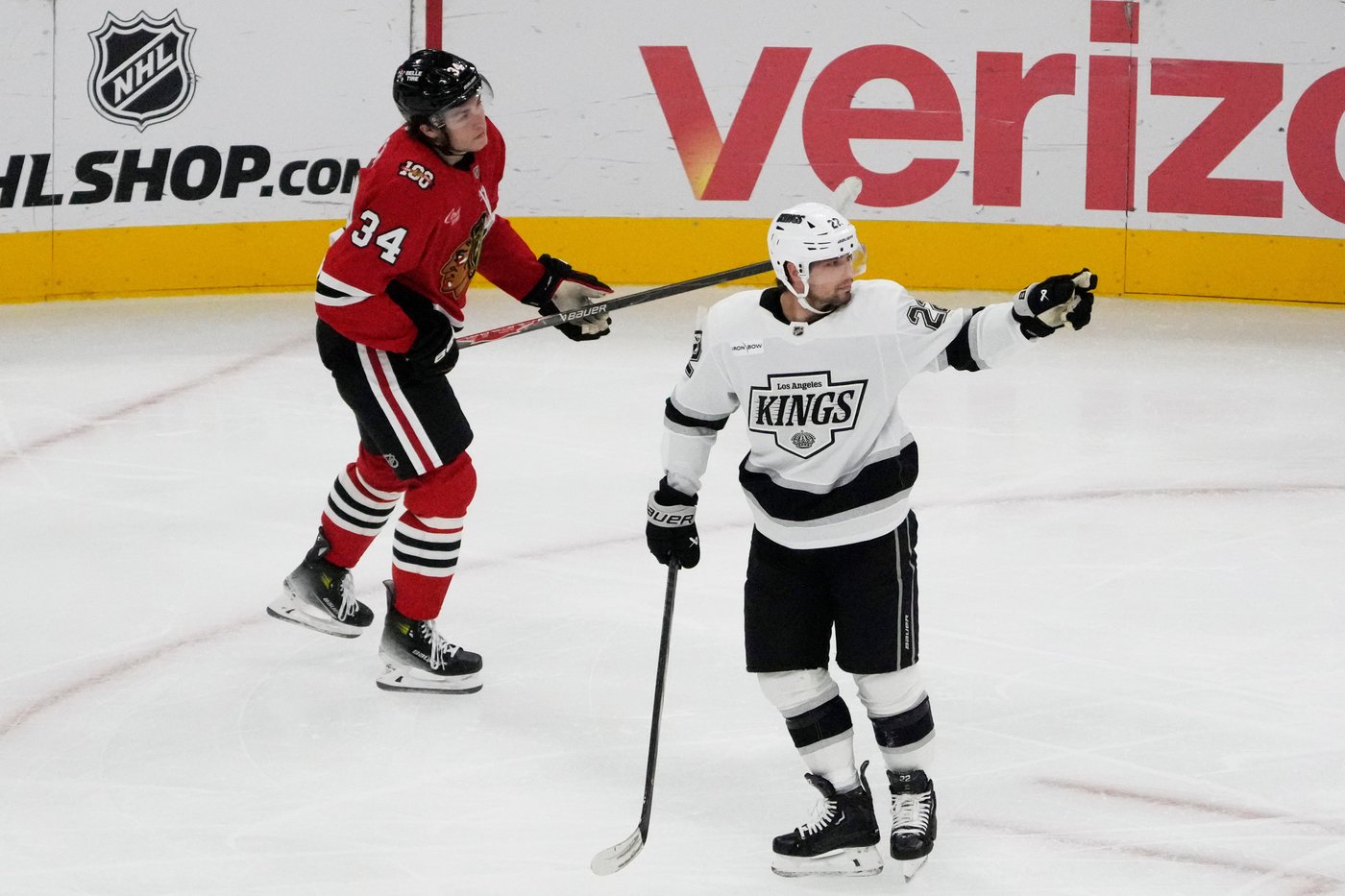 Laferriere and Fiala score in 2nd-period burst to back Forsberg in Kings' 3-1 win over Blackhawks | iNFOnews.ca Laferriere and Fiala score in 2nd-period burst to back Forsberg in Kings' 3-1 win over Blackhawks | iNFOnews.ca